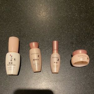 Sulwhasoo Bloomstay Sampler Set (brand new)